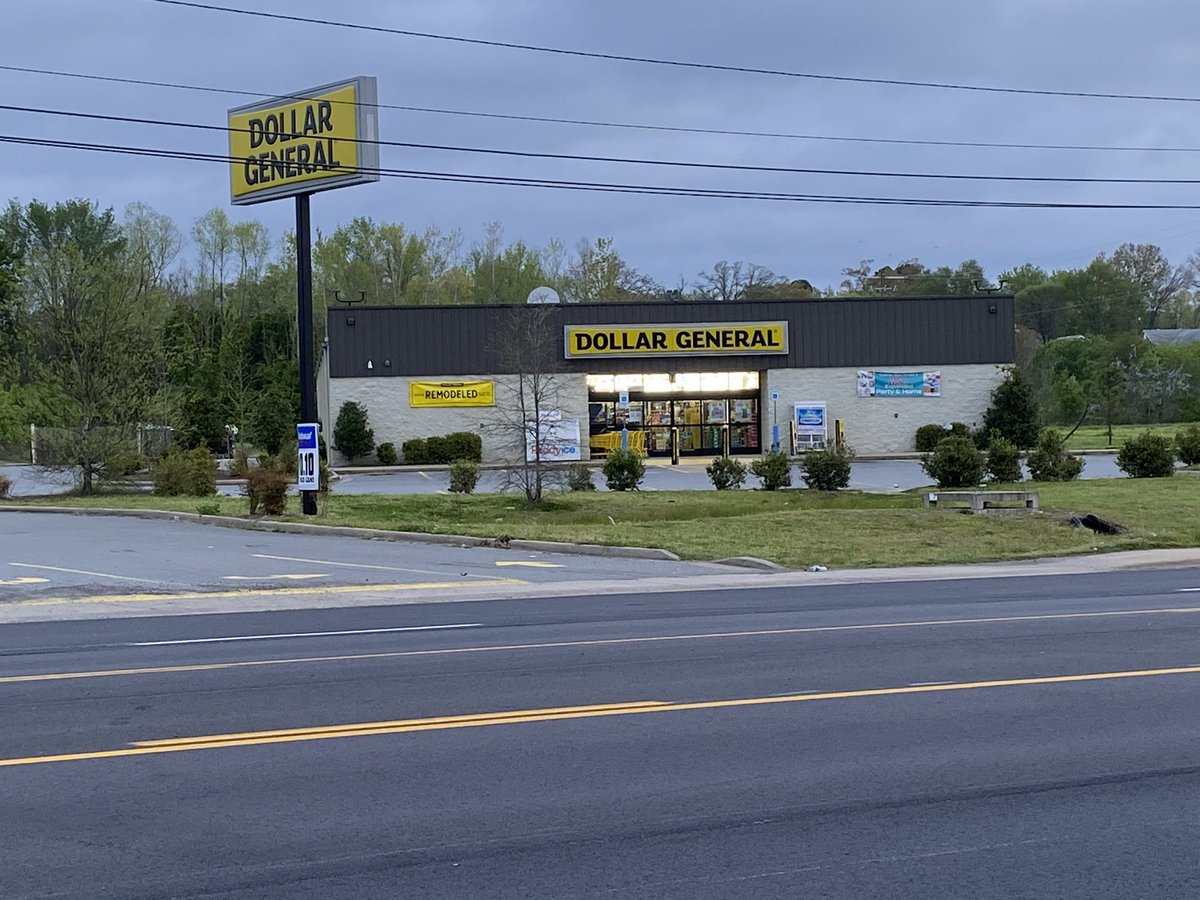 @LRpolice says a homicide investigation is underway after a man was found dead in a car in this Dollar General parking lot off Colonel Glenn Rd. Confirm officers responded around midnight. No suspect info