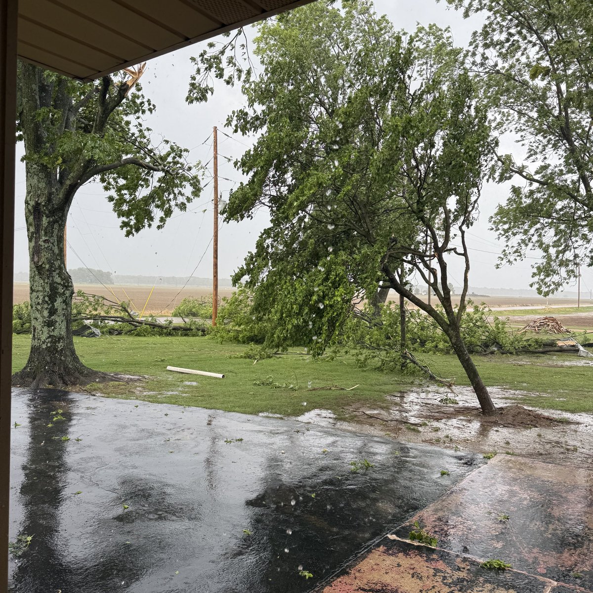 Possible tornado damage in northeast Arkansas